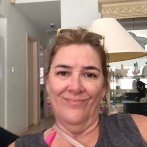 Meet your Posher, Deborah